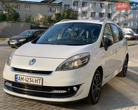 Белый Рено Сценик, объемом двигателя 1.6 л и пробегом 248 тыс. км за 8800 $, фото 69 на Automoto.ua