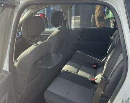 Белый Рено Сценик, объемом двигателя 1.5 л и пробегом 220 тыс. км за 8200 $, фото 6 на Automoto.ua