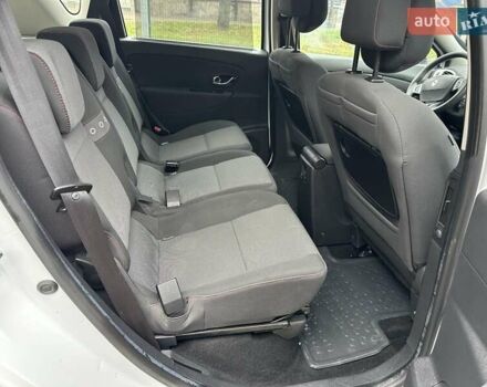 Белый Рено Сценик, объемом двигателя 1.5 л и пробегом 207 тыс. км за 7500 $, фото 12 на Automoto.ua