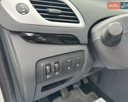 Білий Рено Сценік, об'ємом двигуна 1.46 л та пробігом 185 тис. км за 7650 $, фото 22 на Automoto.ua