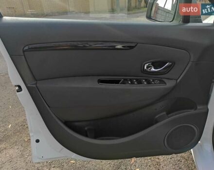 Білий Рено Сценік, об'ємом двигуна 1.46 л та пробігом 236 тис. км за 6999 $, фото 23 на Automoto.ua