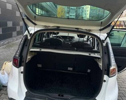 Білий Рено Сценік, об'ємом двигуна 1.6 л та пробігом 254 тис. км за 8300 $, фото 39 на Automoto.ua