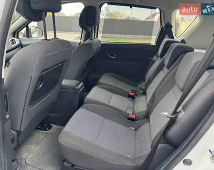 Белый Рено Сценик, объемом двигателя 1.46 л и пробегом 185 тыс. км за 7900 $, фото 28 на Automoto.ua