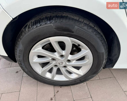 Белый Рено Сценик, объемом двигателя 1.46 л и пробегом 185 тыс. км за 7900 $, фото 19 на Automoto.ua