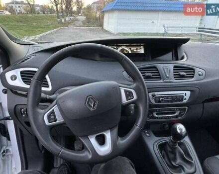 Рено Сценик 2012 в Радивилове на Automoto.ua Белый Рено Сценик, объемом двигателя 1.5 л и пробегом 205 тыс. км за 7800 $, фото 28 на Automoto.ua