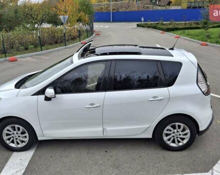Рено Сценік 2012 у Василькове на Automoto.ua Білий Рено Сценік, об'ємом двигуна 1.46 л та пробігом 272 тис. км за 7000 $, фото 15 на Automoto.ua
