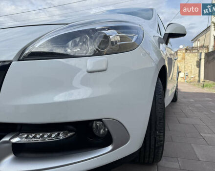 Белый Рено Сценик, объемом двигателя 1.46 л и пробегом 185 тыс. км за 7900 $, фото 15 на Automoto.ua