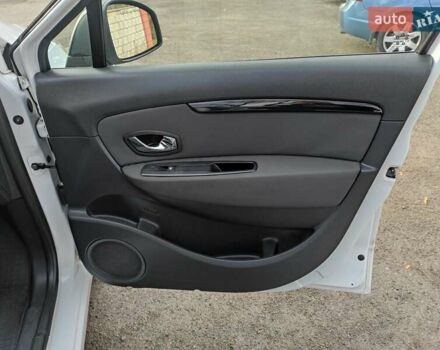 Білий Рено Сценік, об'ємом двигуна 1.46 л та пробігом 236 тис. км за 6999 $, фото 46 на Automoto.ua