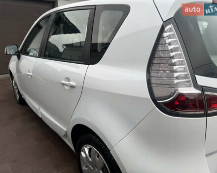 Білий Рено Сценік, об'ємом двигуна 1.46 л та пробігом 185 тис. км за 7650 $, фото 17 на Automoto.ua