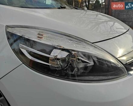 Білий Рено Сценік, об'ємом двигуна 1.46 л та пробігом 236 тис. км за 6999 $, фото 10 на Automoto.ua