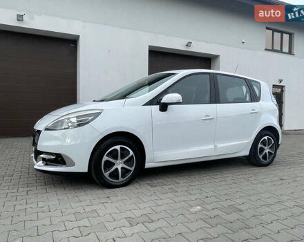 Белый Рено Сценик, объемом двигателя 2 л и пробегом 203 тыс. км за 8500 $, фото 3 на Automoto.ua