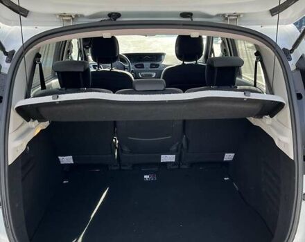 Белый Рено Сценик, объемом двигателя 1.5 л и пробегом 220 тыс. км за 8200 $, фото 7 на Automoto.ua