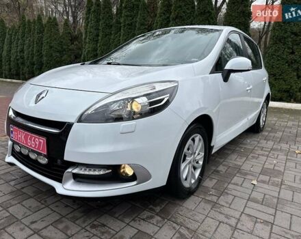 Белый Рено Сценик, объемом двигателя 1.5 л и пробегом 207 тыс. км за 7500 $, фото 2 на Automoto.ua