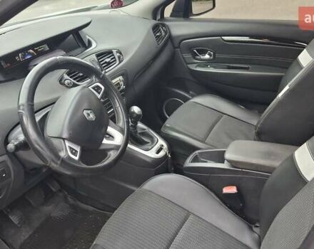 Рено Сценік 2012 у Василькове на Automoto.ua Білий Рено Сценік, об'ємом двигуна 1.46 л та пробігом 270 тис. км за 7600 $, фото 12 на Automoto.ua