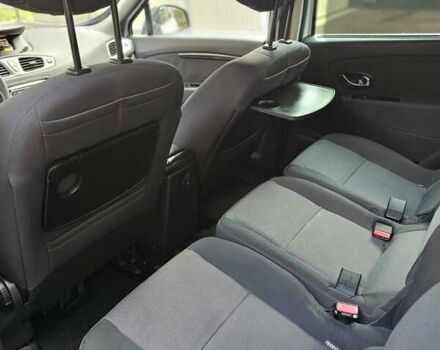 Рено Сценик 2012 в Одессе на Automoto.ua Белый Рено Сценик, объемом двигателя 2 л и пробегом 280 тыс. км за 8700 $, фото 13 на Automoto.ua