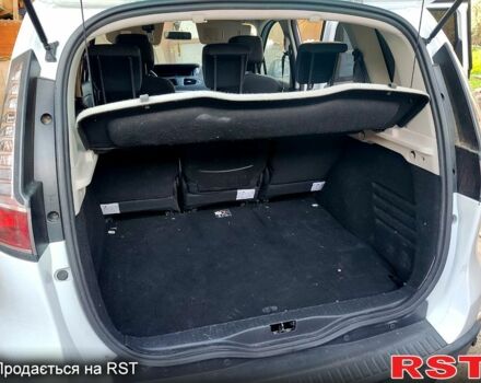 Белый Рено Сценик, объемом двигателя 1.6 л и пробегом 210 тыс. км за 8500 $, фото 10 на Automoto.ua