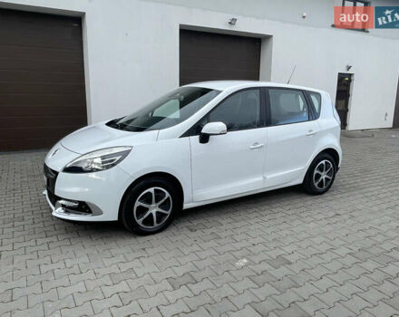 Белый Рено Сценик, объемом двигателя 2 л и пробегом 203 тыс. км за 8500 $, фото 2 на Automoto.ua