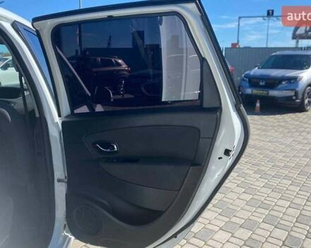 Білий Рено Сценік, об'ємом двигуна 1.6 л та пробігом 215 тис. км за 7600 $, фото 22 на Automoto.ua