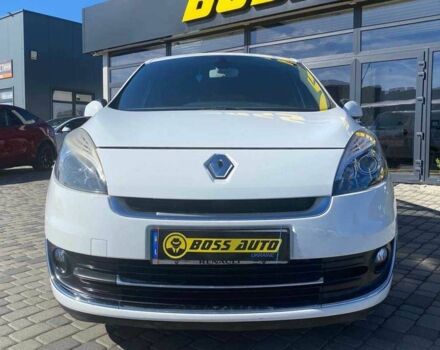 Белый Рено Сценик, объемом двигателя 1.6 л и пробегом 215 тыс. км за 7600 $, фото 1 на Automoto.ua