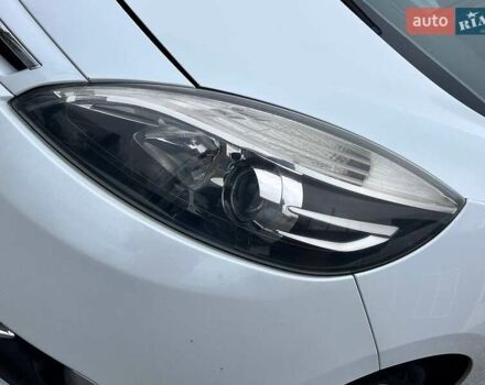 Білий Рено Сценік, об'ємом двигуна 2 л та пробігом 292 тис. км за 7800 $, фото 8 на Automoto.ua