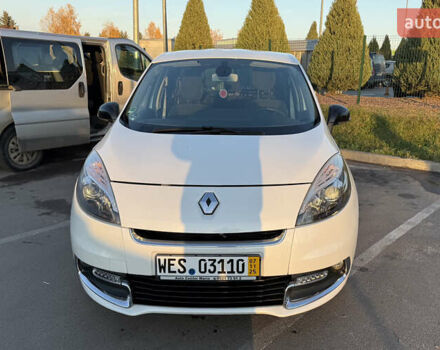 Белый Рено Сценик, объемом двигателя 1.6 л и пробегом 180 тыс. км за 9500 $, фото 2 на Automoto.ua