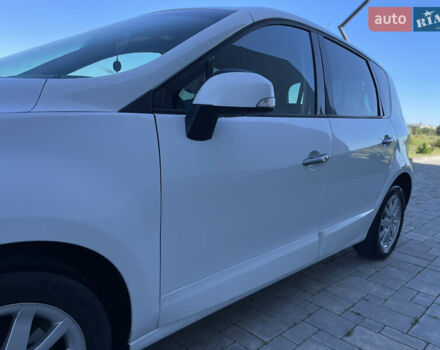 Белый Рено Сценик, объемом двигателя 1.5 л и пробегом 208 тыс. км за 7450 $, фото 13 на Automoto.ua