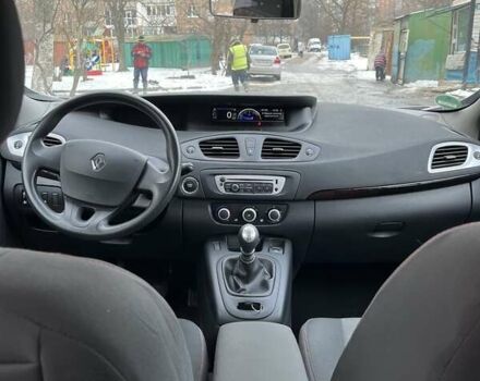Белый Рено Сценик, объемом двигателя 1.5 л и пробегом 220 тыс. км за 8200 $, фото 1 на Automoto.ua
