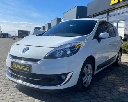 Белый Рено Сценик, объемом двигателя 1.6 л и пробегом 215 тыс. км за 7600 $, фото 2 на Automoto.ua