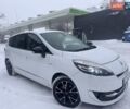 Белый Рено Сценик, объемом двигателя 1.6 л и пробегом 396 тыс. км за 8000 $, фото 1 на Automoto.ua