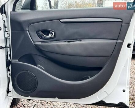 Білий Рено Сценік, об'ємом двигуна 2 л та пробігом 292 тис. км за 7800 $, фото 29 на Automoto.ua