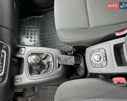 Белый Рено Сценик, объемом двигателя 1.5 л и пробегом 207 тыс. км за 7500 $, фото 25 на Automoto.ua