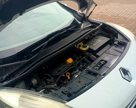 Білий Рено Сценік, об'ємом двигуна 1.6 л та пробігом 305 тис. км за 8280 $, фото 9 на Automoto.ua