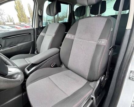 Білий Рено Сценік, об'ємом двигуна 2 л та пробігом 292 тис. км за 7800 $, фото 15 на Automoto.ua