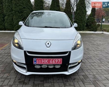 Белый Рено Сценик, объемом двигателя 1.5 л и пробегом 207 тыс. км за 7500 $, фото 1 на Automoto.ua