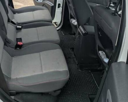 Белый Рено Сценик, объемом двигателя 1.46 л и пробегом 285 тыс. км за 6400 $, фото 8 на Automoto.ua