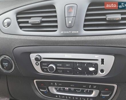 Белый Рено Сценик, объемом двигателя 2 л и пробегом 293 тыс. км за 6400 $, фото 29 на Automoto.ua