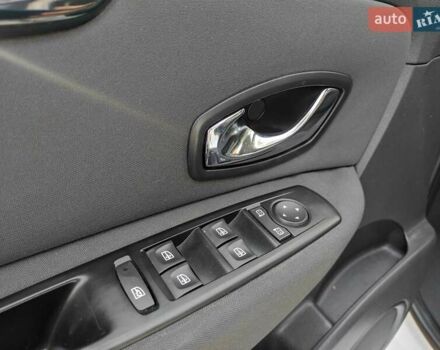 Білий Рено Сценік, об'ємом двигуна 1.46 л та пробігом 236 тис. км за 6999 $, фото 24 на Automoto.ua