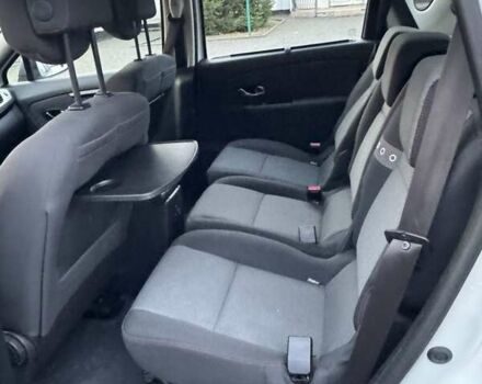 Рено Сценик 2012 в Радивилове на Automoto.ua Белый Рено Сценик, объемом двигателя 1.5 л и пробегом 205 тыс. км за 7800 $, фото 22 на Automoto.ua