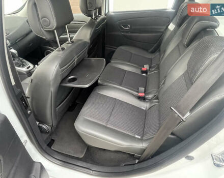 Белый Рено Сценик, объемом двигателя 2 л и пробегом 203 тыс. км за 8500 $, фото 15 на Automoto.ua