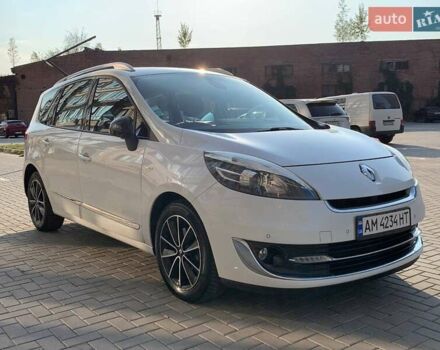 Белый Рено Сценик, объемом двигателя 1.6 л и пробегом 248 тыс. км за 8800 $, фото 55 на Automoto.ua