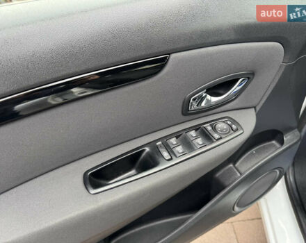 Белый Рено Сценик, объемом двигателя 1.46 л и пробегом 185 тыс. км за 7900 $, фото 23 на Automoto.ua