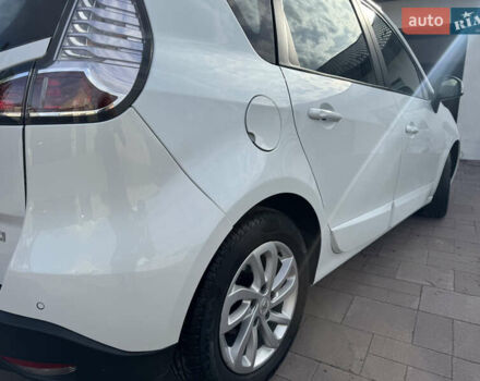 Белый Рено Сценик, объемом двигателя 1.46 л и пробегом 185 тыс. км за 7900 $, фото 18 на Automoto.ua