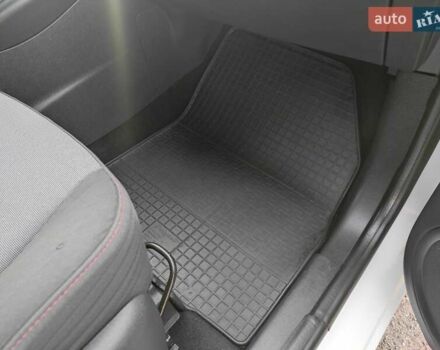 Білий Рено Сценік, об'ємом двигуна 1.46 л та пробігом 236 тис. км за 6999 $, фото 45 на Automoto.ua