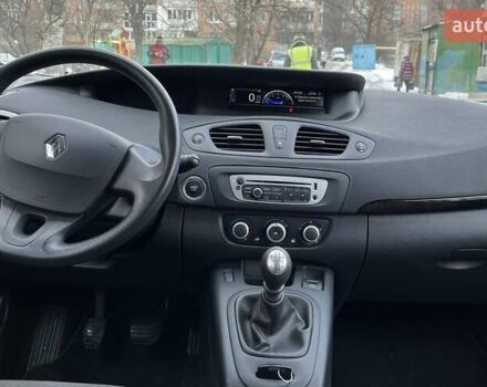 Белый Рено Сценик, объемом двигателя 1.5 л и пробегом 220 тыс. км за 8200 $, фото 2 на Automoto.ua