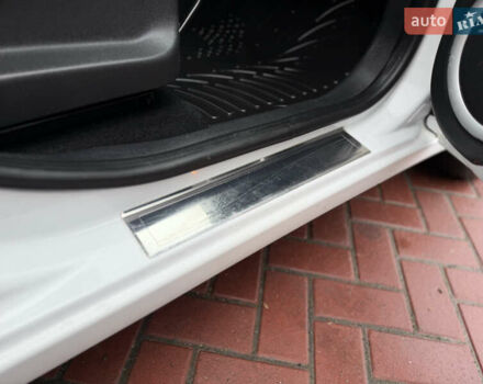 Белый Рено Сценик, объемом двигателя 1.6 л и пробегом 260 тыс. км за 7950 $, фото 54 на Automoto.ua