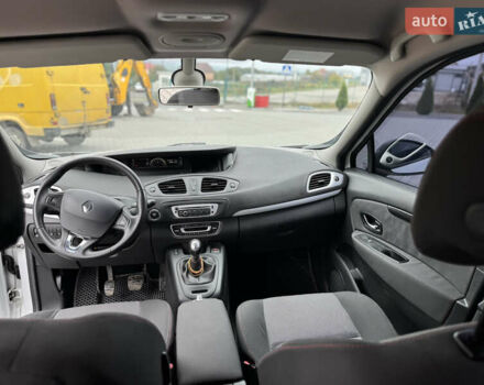 Білий Рено Сценік, об'ємом двигуна 1.46 л та пробігом 210 тис. км за 9299 $, фото 8 на Automoto.ua
