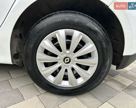 Белый Рено Сценик, объемом двигателя 1.5 л и пробегом 148 тыс. км за 8400 $, фото 38 на Automoto.ua