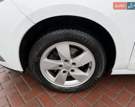 Белый Рено Сценик, объемом двигателя 1.6 л и пробегом 260 тыс. км за 7950 $, фото 18 на Automoto.ua