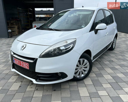 Белый Рено Сценик, объемом двигателя 1.5 л и пробегом 148 тыс. км за 8400 $, фото 139 на Automoto.ua