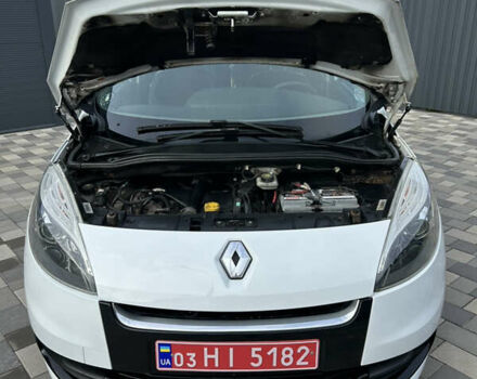 Белый Рено Сценик, объемом двигателя 1.5 л и пробегом 148 тыс. км за 8400 $, фото 95 на Automoto.ua